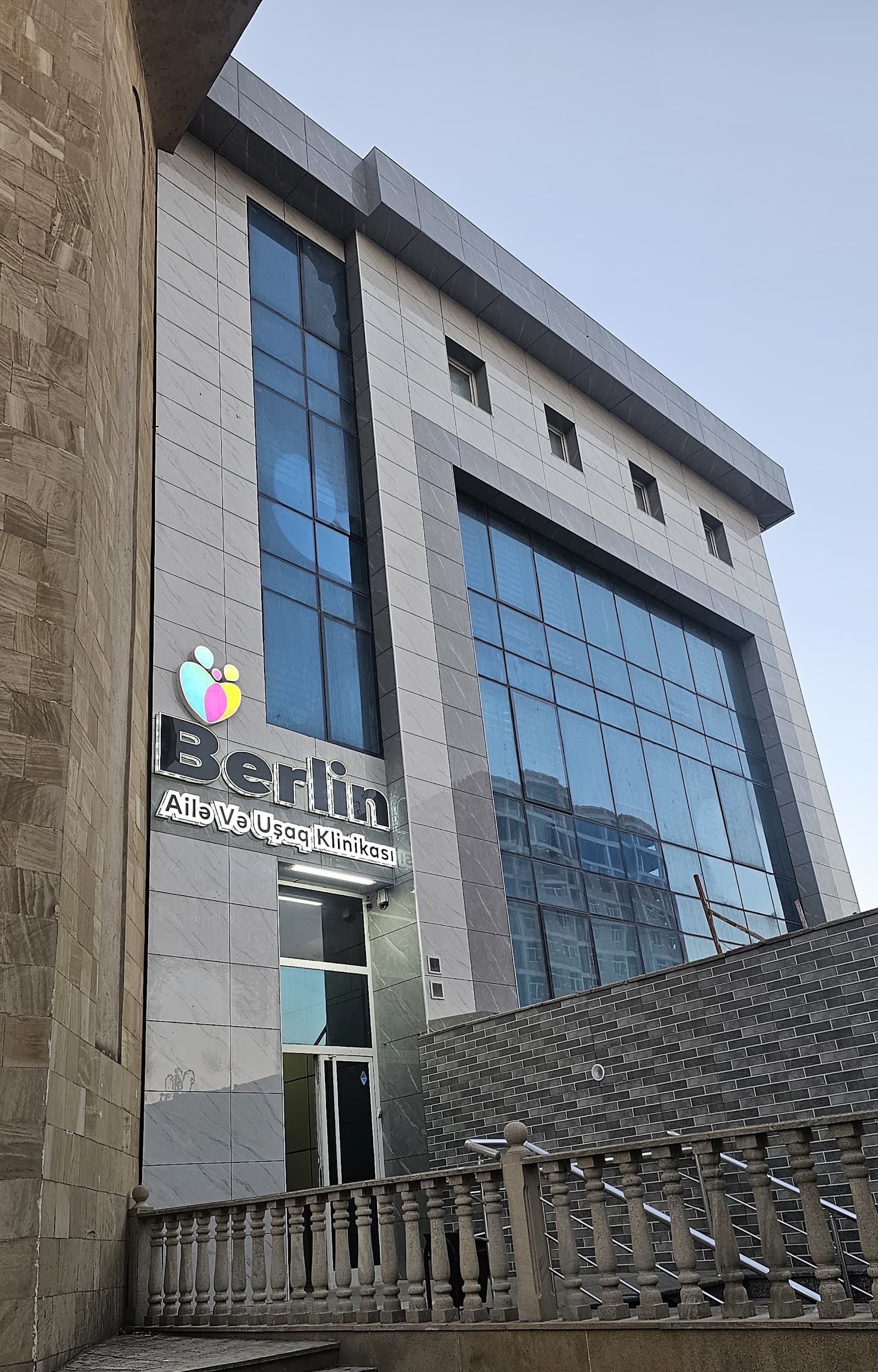 Berlin Ailə və Uşaq Klinikası — Bakı dental rentgen mərkəzi