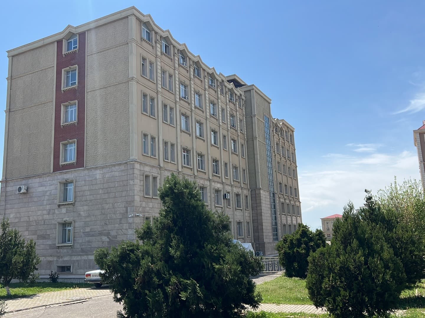 "Zərifə Əliyeva" adına poliklinika — şəkil 1